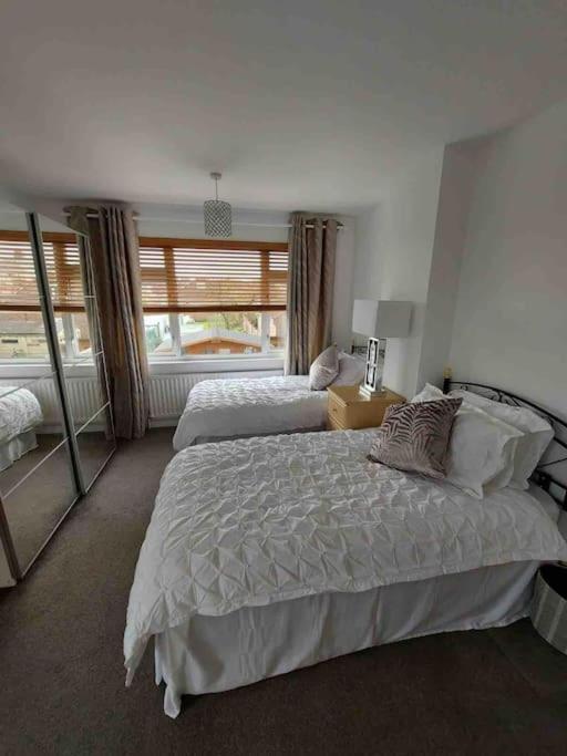Modern 4 Bedroom House In Weymouth Sunny Corner Esterno foto