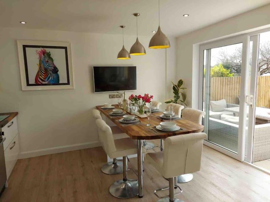 Modern 4 Bedroom House In Weymouth Sunny Corner Esterno foto